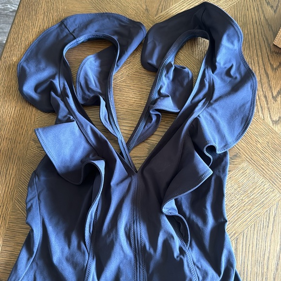 Ulla Johnson Evelina Ruffle Plunge One-Piece Swimsuit, Navy, Size Large, $380 - Picture 7 of 16